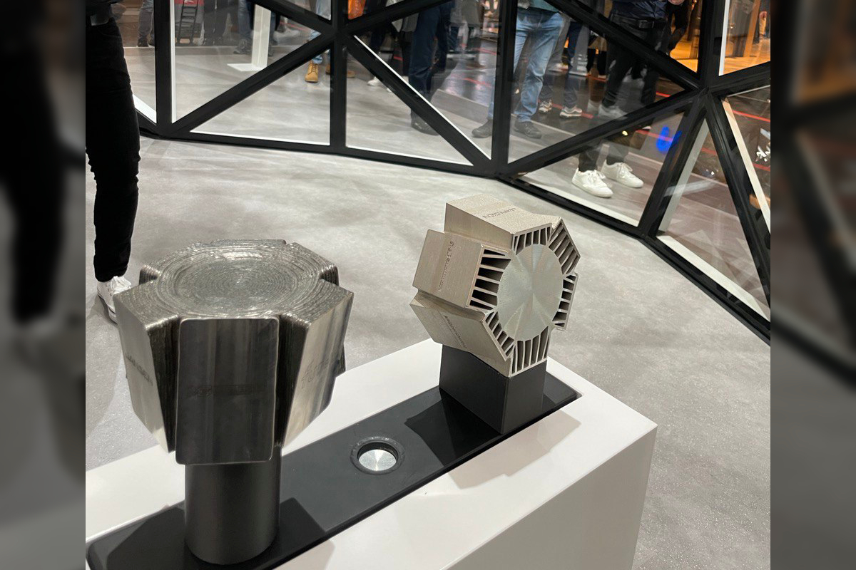 Two steel nodes printed on a 3D printer for the Jansen facade