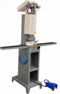 H-300 Automatic screwdriver with conveyor system